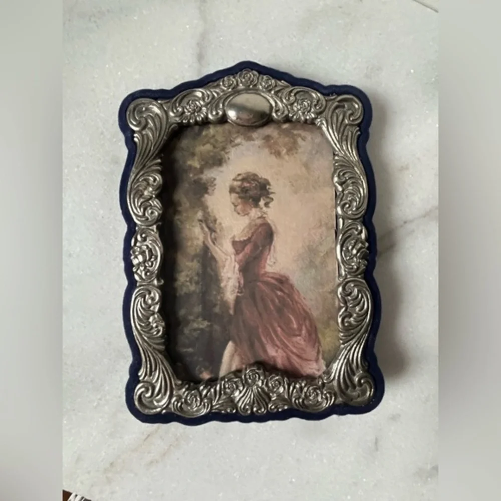 Vintage silver plated ornate picture frame blue velvet back